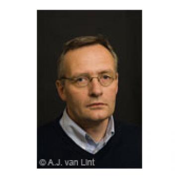 Photograph of Theo van Lint